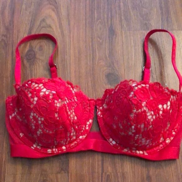 Victoria’s Secret lace and crochet red Demi cup bra size 32D. - Picture 9 of 9